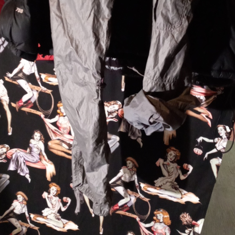 Pants - Picture 4 of 8